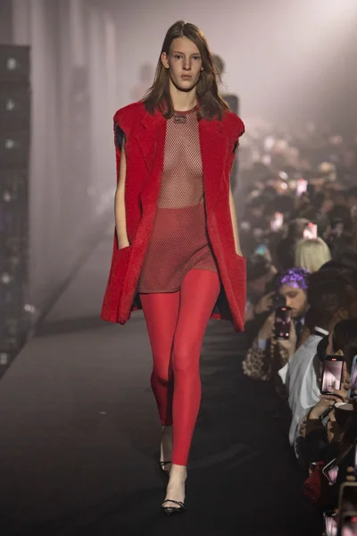 Look 26